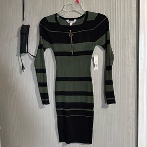 Green suit with black lines stuck up to the knees